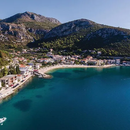 Two-bedroom In Ploce شقة كليك