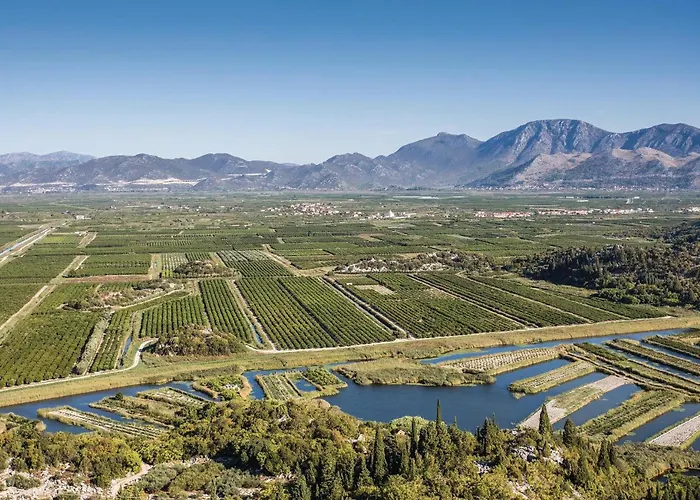 Two-bedroom In Ploce *